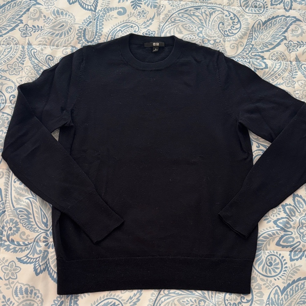 Uniqlo Dark Navy Wool Blend Sweater Size M